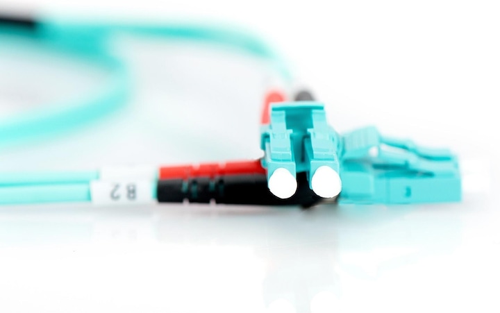Produktbild Digitus LWL Patchkabel LC zu LC Multimode 50/125 m Duplex Länge 7m Klasse OM3 (UTP, CAT6, 7 m)