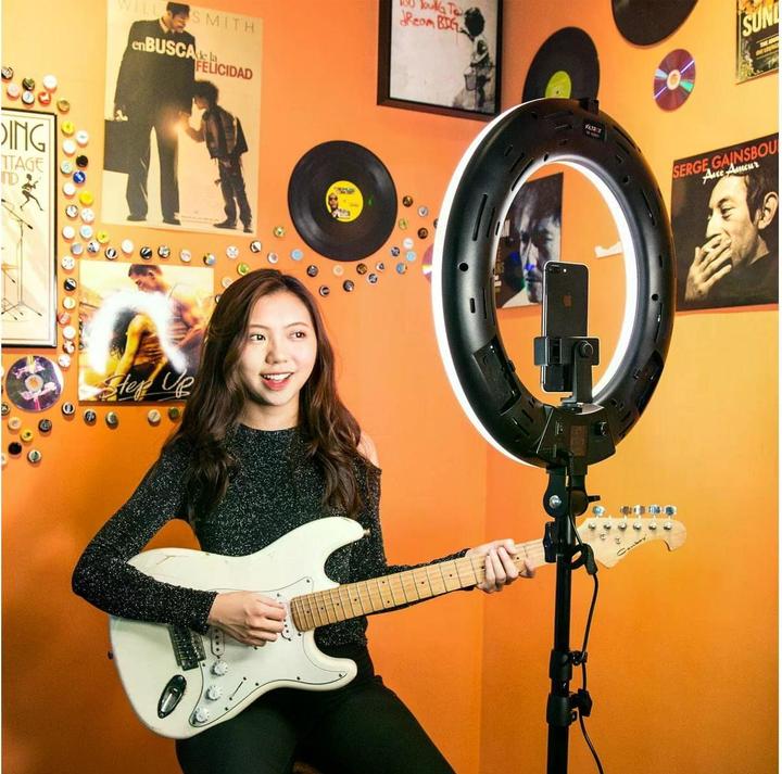 Actual product image Viltrox VL-600T Lightstand Kit (Ring light)