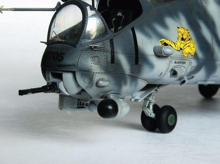 Actual product image Trumpeter Mil Mi-24 V Hind-E