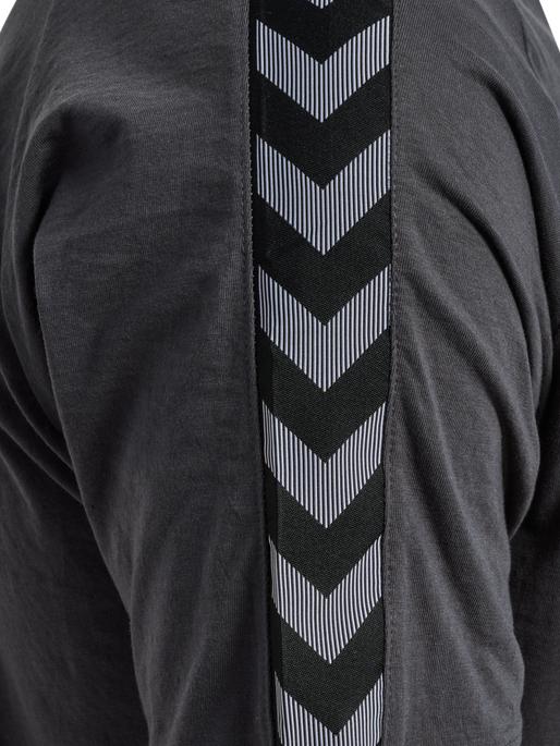 Actual product image hummel Authentic Training Tee (S)