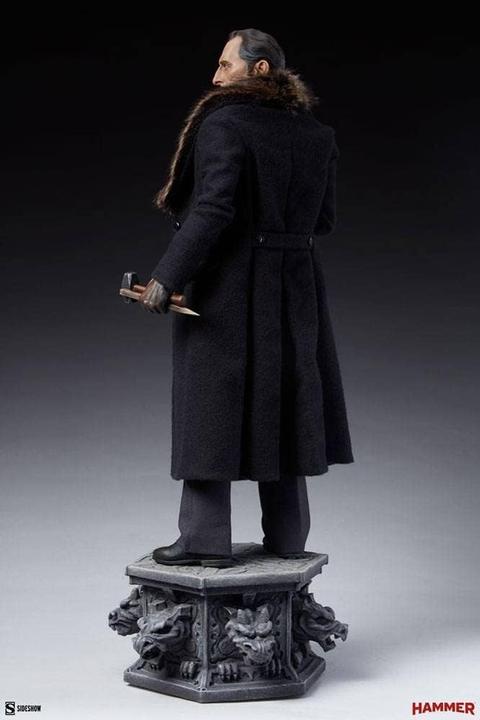 Actual product image Sideshow Dracula statuette Premium Format Van Helsing (Peter Cushing) 55 cm