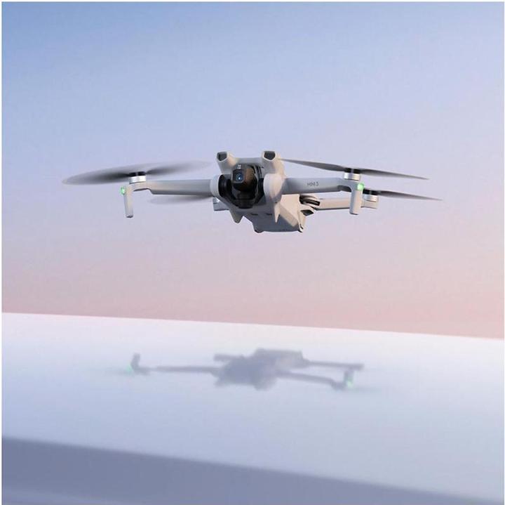Image du produit DJI Mini 3 avec contrôleur RC et Fly More Combo (38 min, 248 g, 48 Mpx)