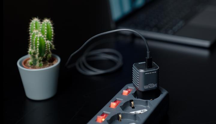 Image du produit Rolling Square Supertiny GaN Charger 65W (65 W)