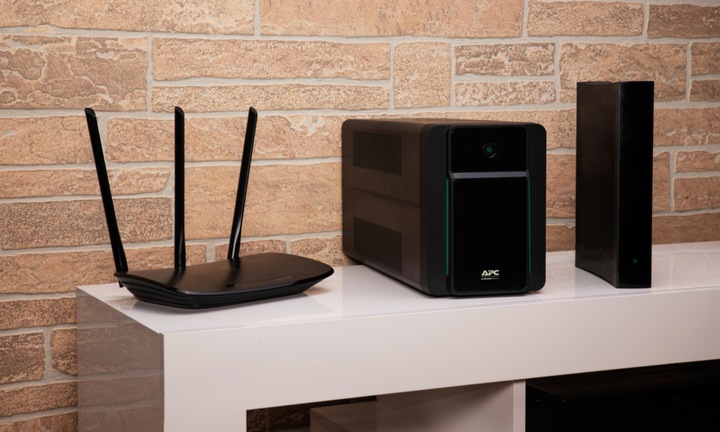 Actual product image APC BX2200MI (2200 VA, 1200 W, Line-interactive UPS)