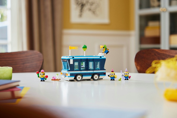 Image du produit LEGO Les Minions et le bus de fête (75581, LEGO Minions)