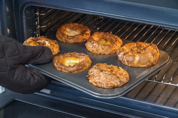Actual product image Master Class Muffin tin