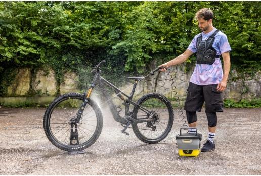 Produktbild Kärcher Mobile Outdoor Cleaner OC 4 + Bike Kit (Akkubetrieb)