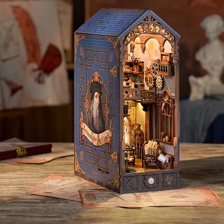 Actual product image Tonecheer Leonardo Da Vinci - Book Nook