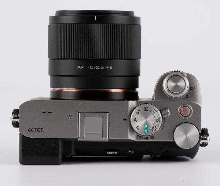 Produktbild Rollei AF 40 mm F/2.5 FE Sony E-Mount (Sony E, Vollformat)