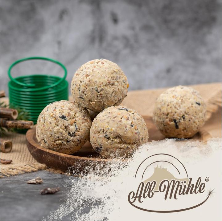 Actual product image Lyra Pet Tit dumplings from the ALB-MÜHLE without net wholemeal & fruit + 2 dispensers (150 x)