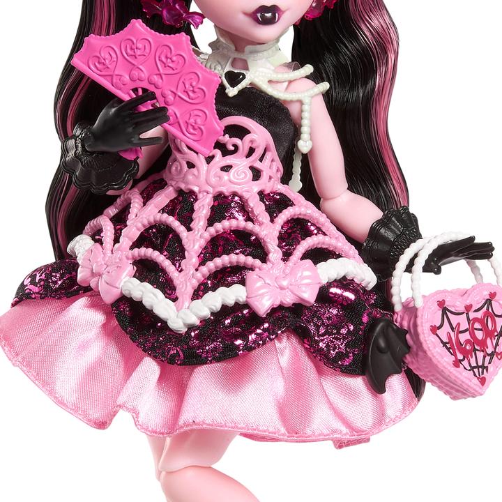 Actual product image Monster High Birthday Draculaura