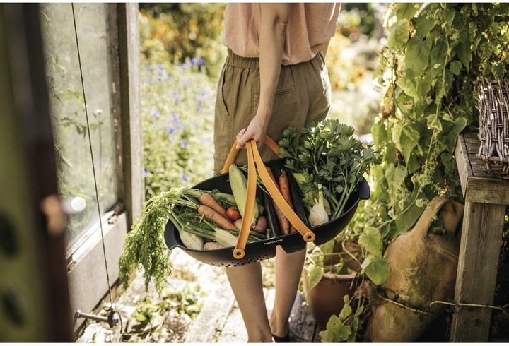 Actual product image Fiskars 1062831 Harvest Basket, For Gathering