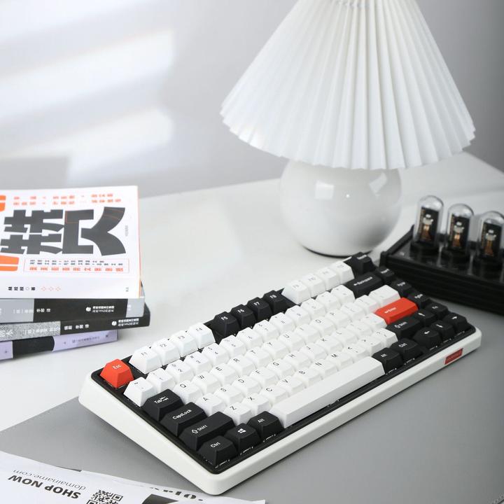 Immagine prodotto Varmilo Minilo VXT81 Retro (USA, Cablato, Senza fili)