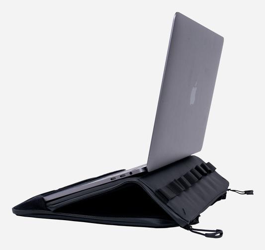 Actual product image Wandrd Laptop Bag 14" Tan (14", Apple)