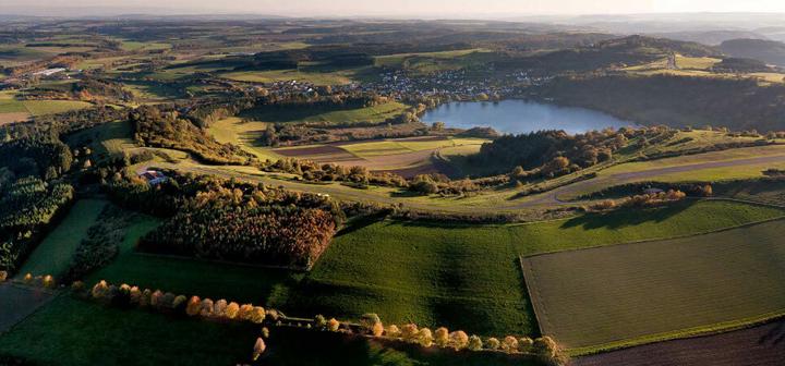 Produktbild Himmel über der Vulkaneifel (Deutsch, Jacques Berndorf, Karl Johaentges, Sven Nieder, 2016)