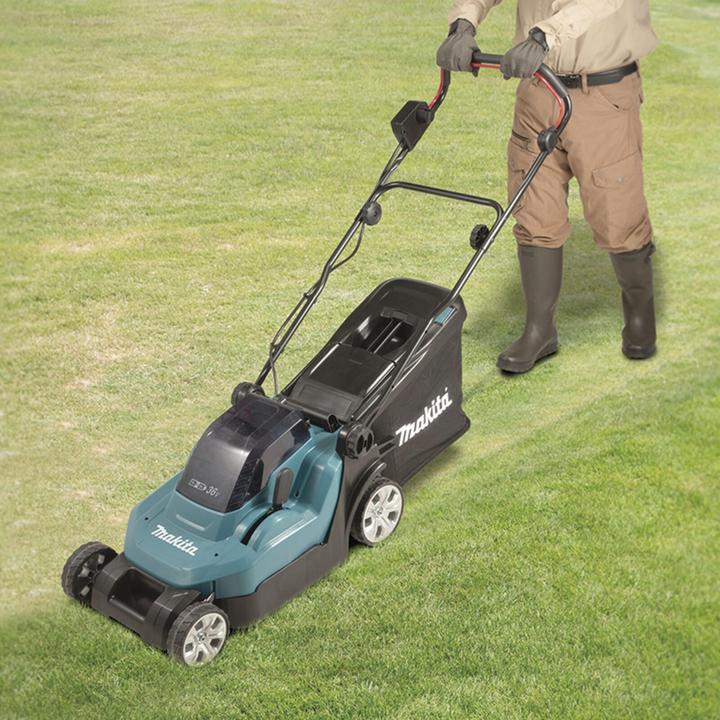 Actual product image Makita DLM382Z (Rechargeable battery operated)