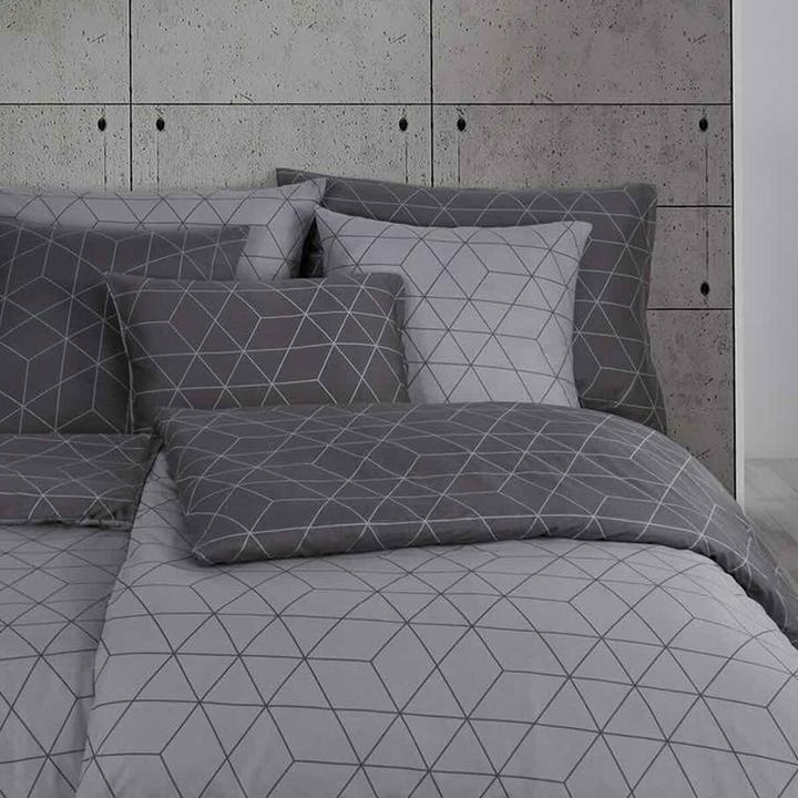Actual product image Traumschlaf Geo (Bedding set, 135x200 cm + 80x80 cm)