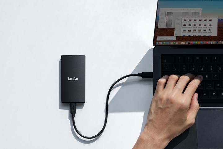 Actual product image Lexar SSD USB3.2 1TB EXT./LSL300001T-RNBNG (1000 GB)