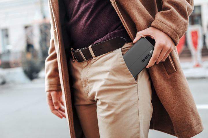 Produktbild Cellularline CELLULAR L& CLL PB DISPLAY 20000 BK (20000 mAh, 20 W, 77 Wh)