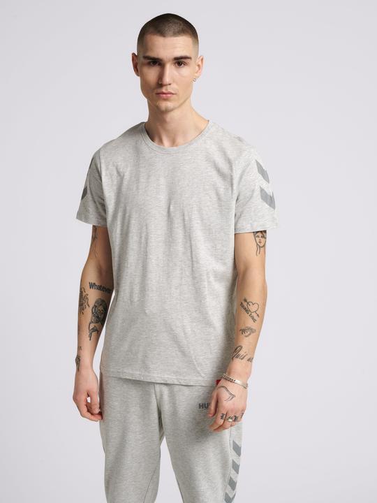 Actual product image hummel Legacy Chevron T-Shirt (S)