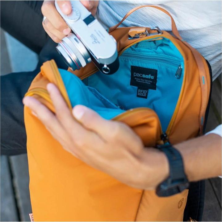 Produktbild Pacsafe Rucksack / Daypack ECO 18L Backpack (18 l)