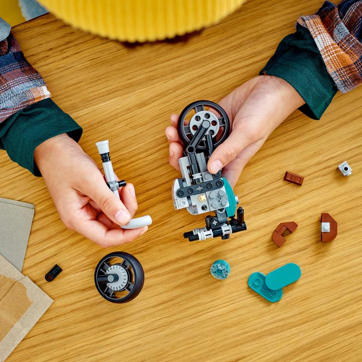 Actual product image LEGO Vintage motorbike (31135, LEGO Creator 3-in-1)