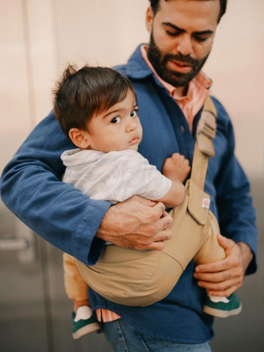 Actual product image Ergobaby Upsie Sling Carrier, brown