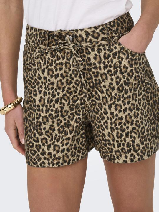 Produktbild Only ONLNAOMI Normal geschnitten Shorts Shorts (L)