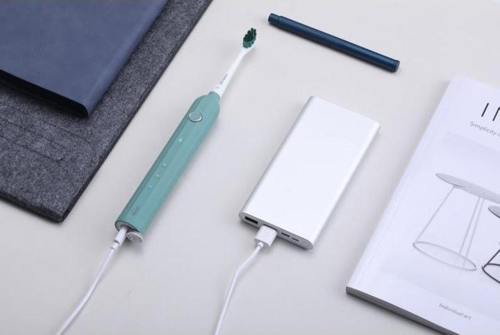 Immagine prodotto Usmile SonickÃ½ zubnÃ kartÃÄek Y1S Verde (Spazzolino sonico)