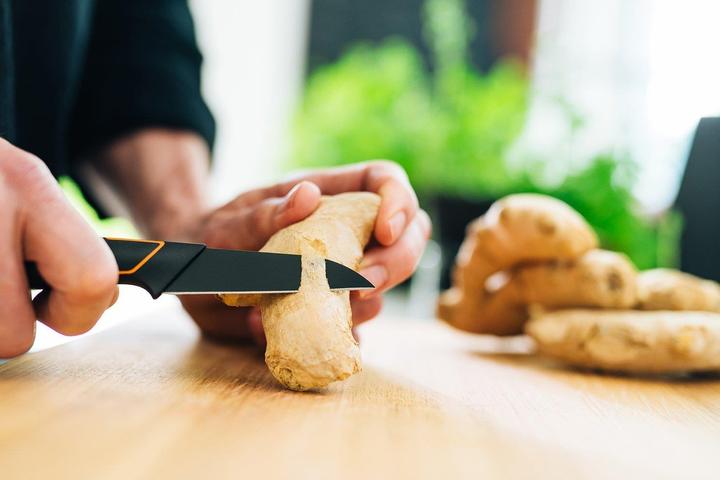 Produktbild Fiskars Schälmesser (8 cm)