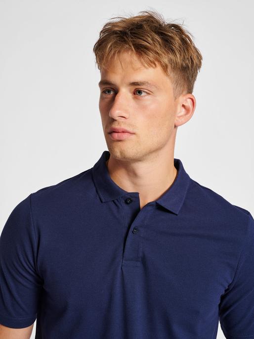 Actual product image hummel Red Classic Polo (L)