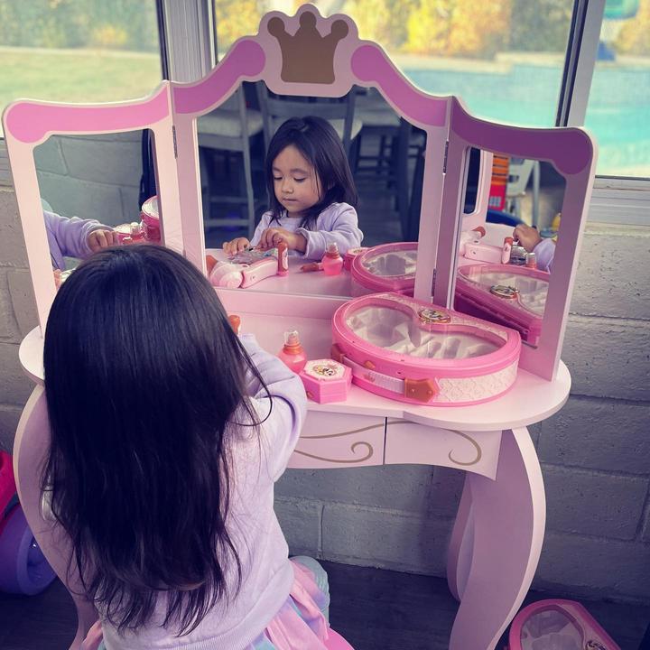 Actual product image KidKraft Princess dressing table (Children sofa)