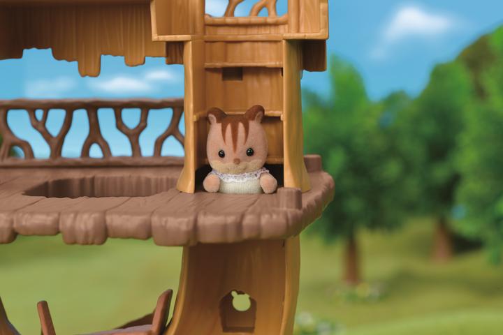 Actual product image Sylvanian Families Adventure tree house