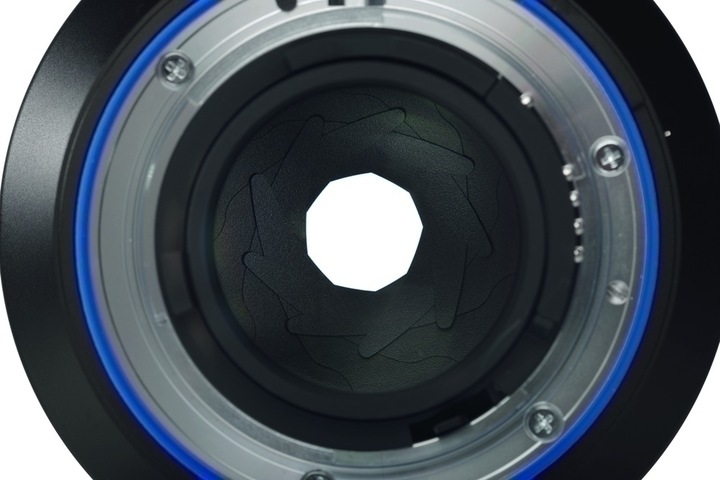 Actual product image Zeiss Milvus 2.0 / 100mm ZE Canon EF (Canon EF, full size)