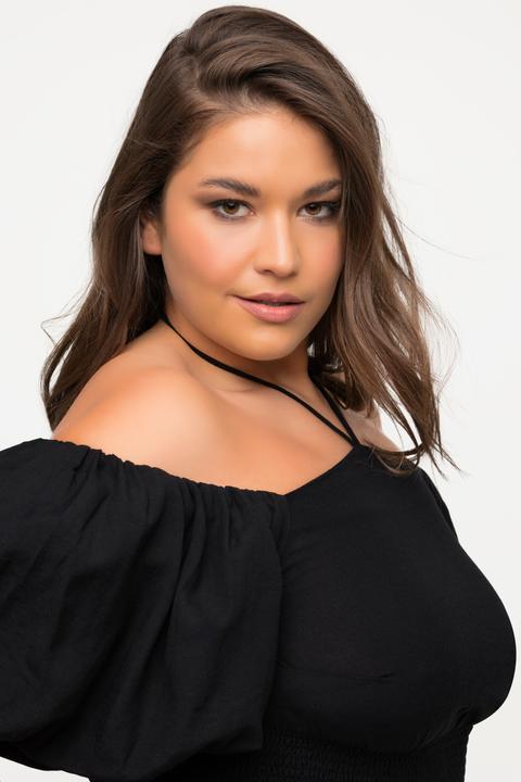 Image du produit Ulla Popken Blouse style crop top. Décolleté Carmen, ourlet smocké et manches courtes. (50, 52)