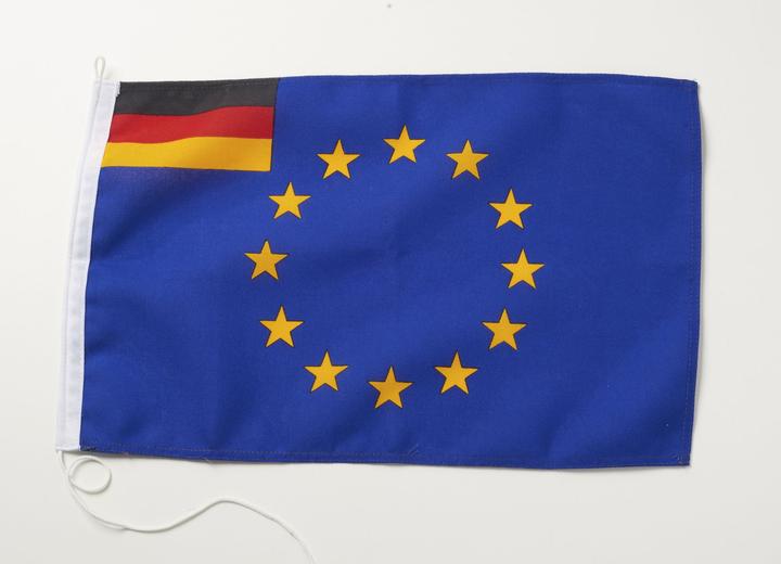 Image du produit Compass Drapeau du pays / Drapeau du pays hôte (30 x 45 cm)