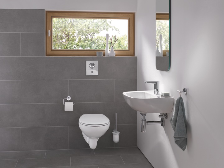Actual product image Grohe Bau Cosmopolitan E infrared basin mixer with temperature control