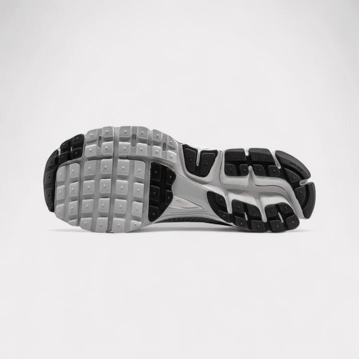 Immagine prodotto Nike Zoom Vomero 5 (44.5)