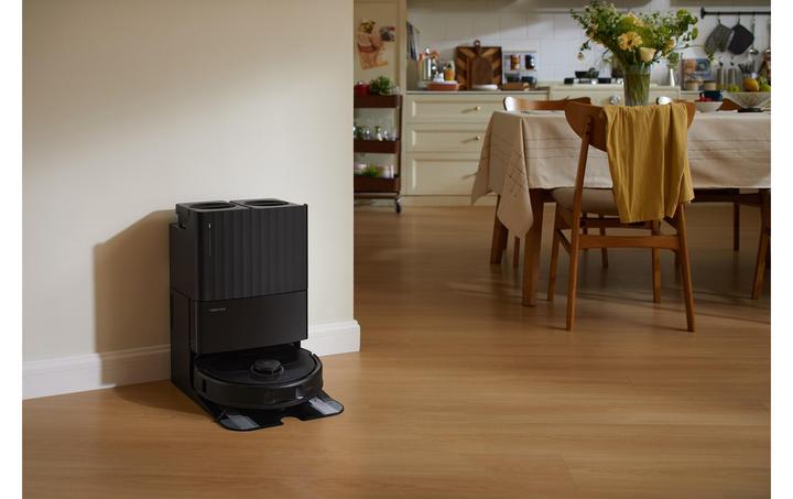 Actual product image Roborock Qrevo Plus (7000 Pa, Wiping pads (rotating))