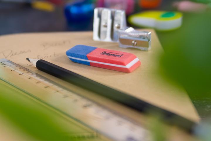 Actual product image Idena Eraser red/blue 2s