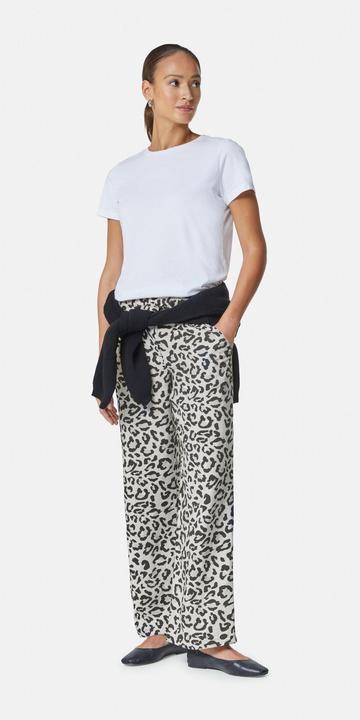 Actual product image Comma Identity Marlenehose (42)