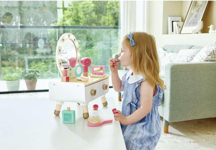 Actual product image Hape My stylish dressing table (33.4 x 41 x 21.5 cm)