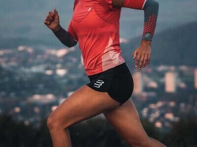 Actual product image Compressport Performance Overshort Woman (S)