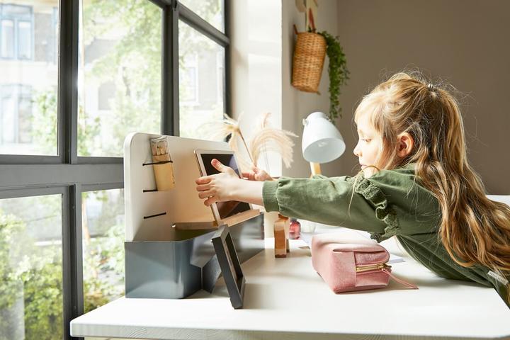 Actual product image Lifetime Kidsrooms Desk with drawer (120.72 x 72 x 67 cm)
