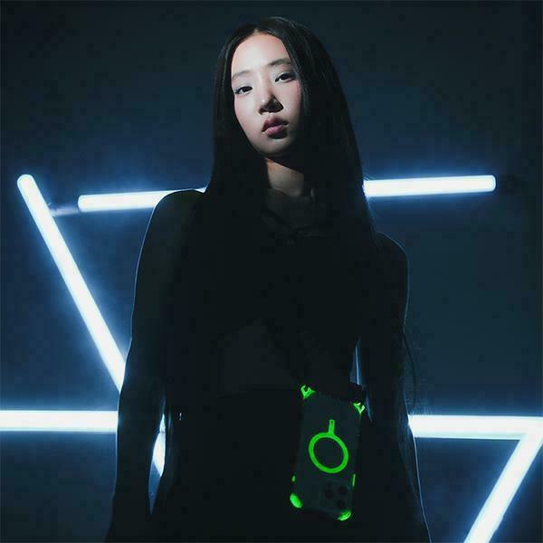 Produktbild Skinarma case Saido iPhone 16 6.1" Magnetic Charging green (niteglow) (Apple iPhone 16)