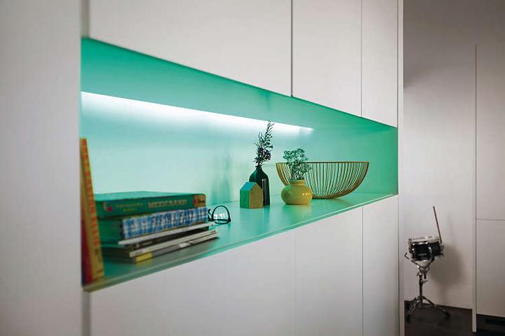 Produktbild Philips LightStrips Extend Color Start (RGBW, 100 cm, Indoor)