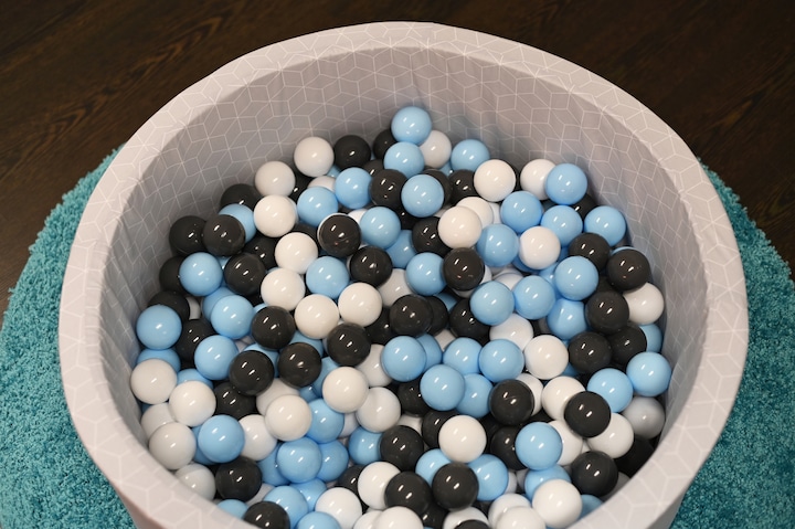 Produktbild Knorrtoys Bällebad soft - "Geo cube grey" - 300 balls creme/grey/lightblue (ca. 6cm Durchmesser)