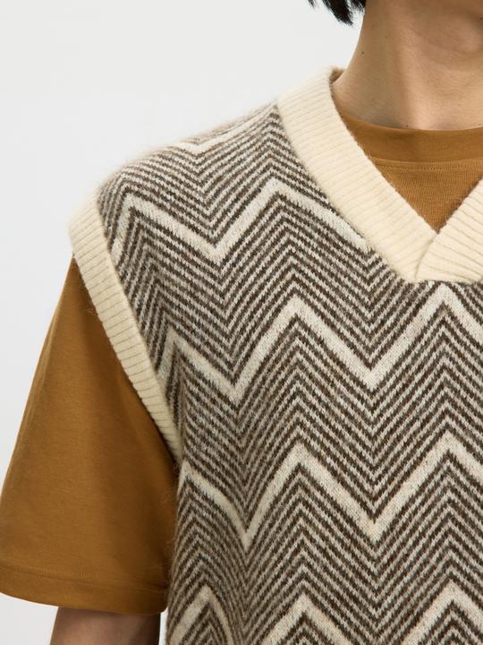 Actual product image Selected Relaxed Fit Strickweste (M)