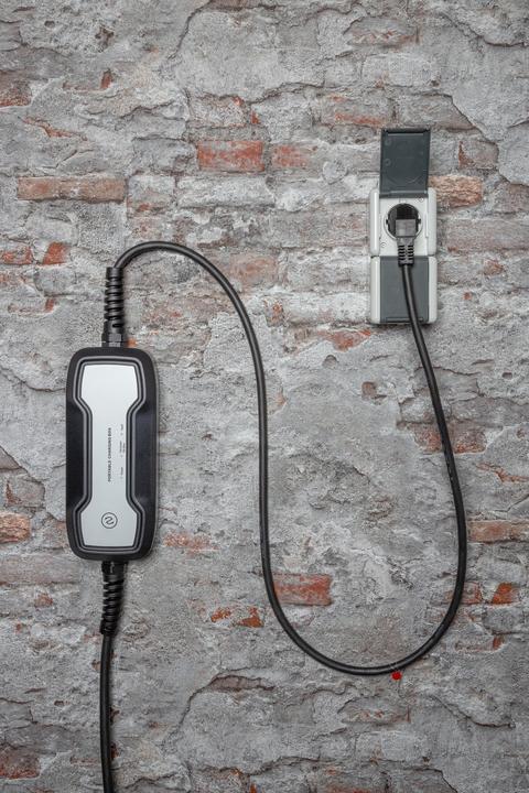 Actual product image Deltaco EV charging cable (CEE 7/7, 3.60 kW, 16 A, 5 m)