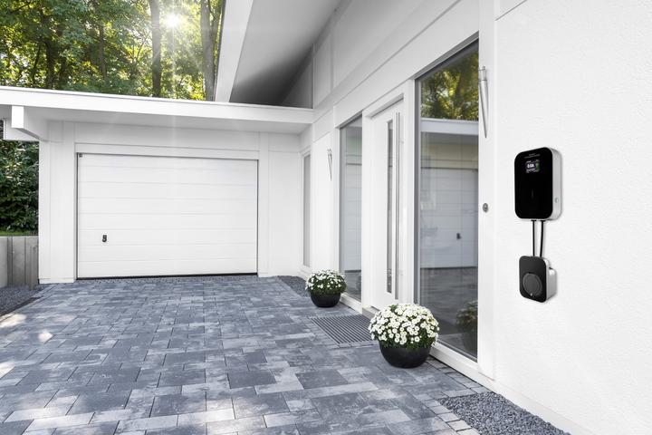 Actual product image Deltaco Wallbox 1-phase, 240 volt household current, type 2 socket, 6-16 A, 3.6 kW (Type 2, 3.60 kW, 16 A)
